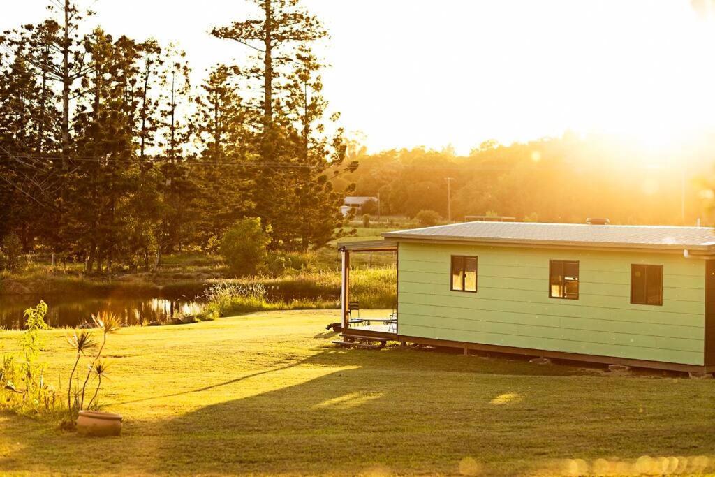 Pinbarren Green Lodges Noosa Exterior photo